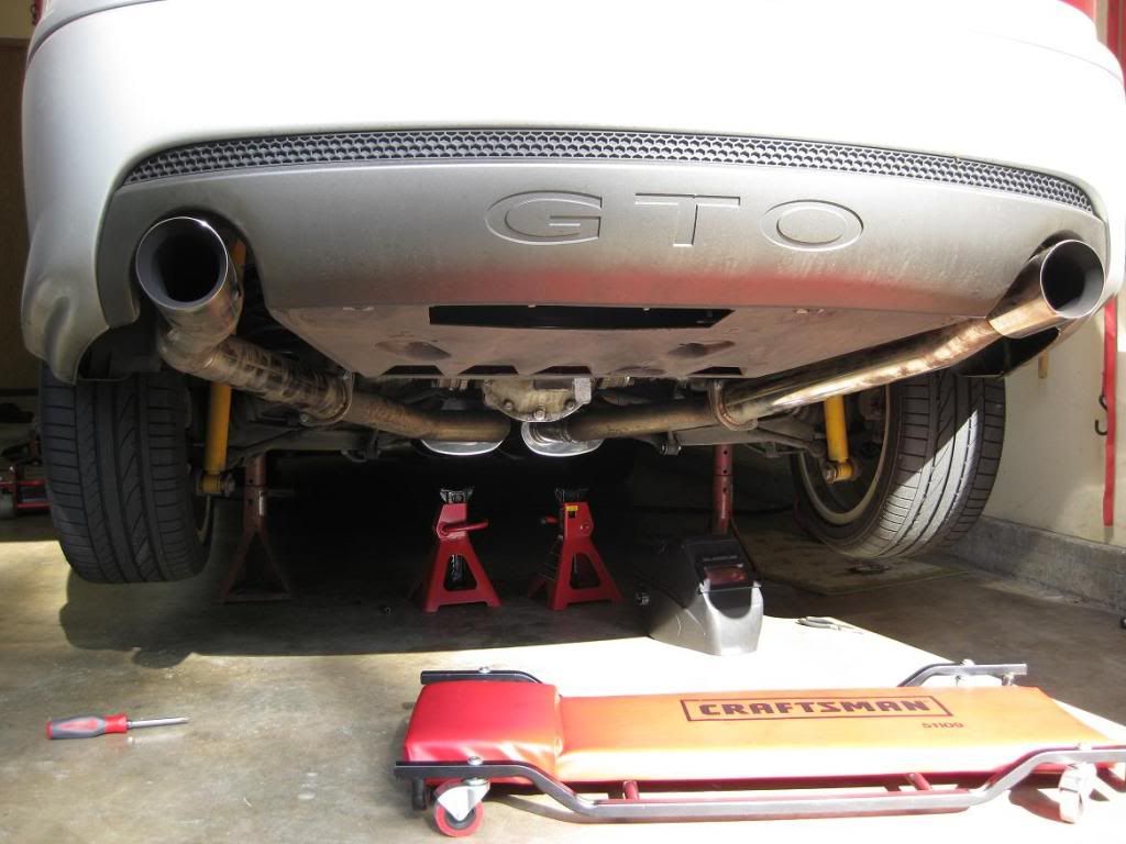 05 gto stock exhaust with flowmaster 40 series in 04 location, which